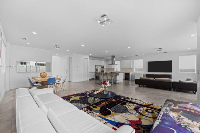 5 of 44 - 7540 Nw 97th Pl, Doral, FL