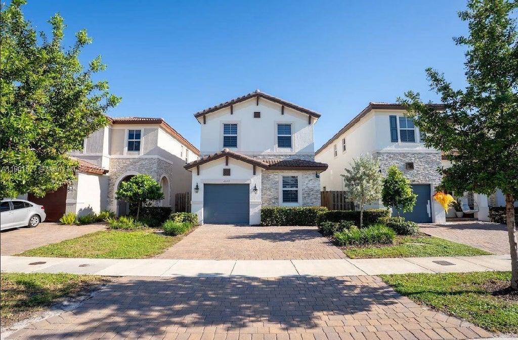 2372 Nw 130th Ter, Miami