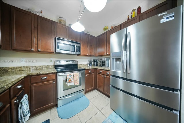4 of 50 - 3076 Se 4th Ct, Homestead, FL