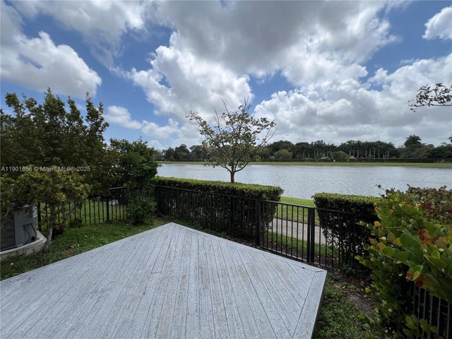 1 of 20 - 5946 Mustang Mnr, Davie, FL