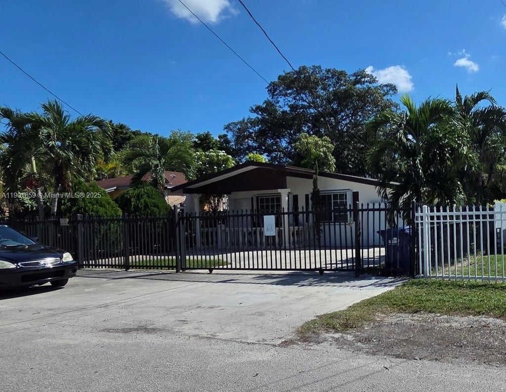 2936 Nw 47th St, Miami