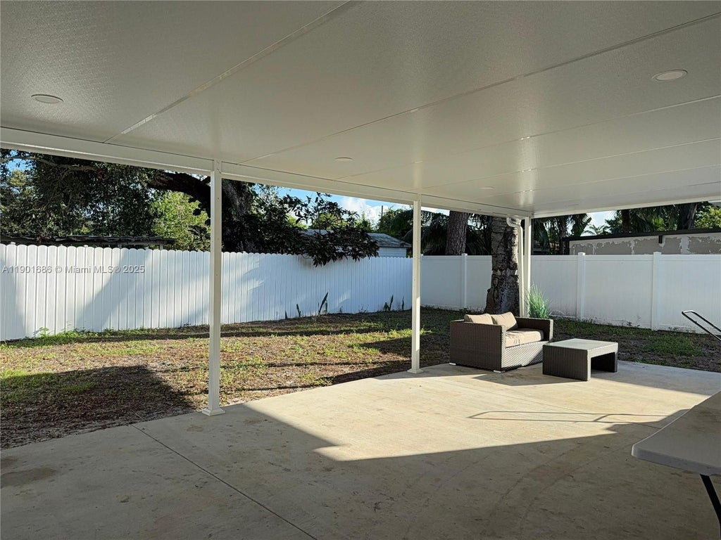 2051 Nw 152nd Ter, Miami Gardens