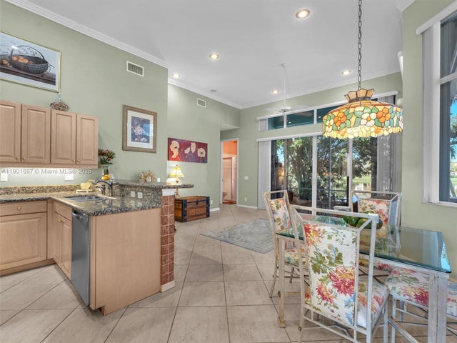 4 of 61 - 302 Nw 120th Dr, Coral Springs, FL