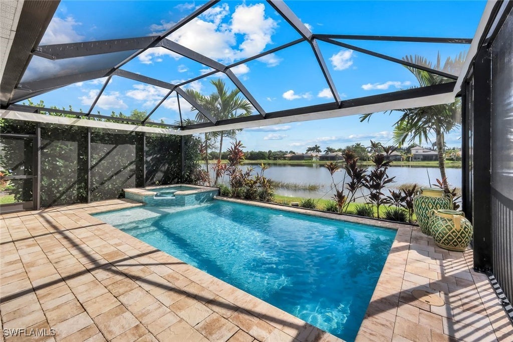 14795 Edgewater Cir, Naples