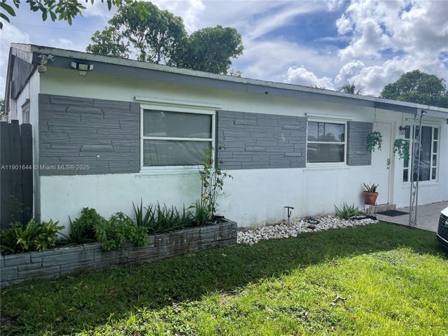 1 of 2 - 6910 Sw 24th Ct, Miramar, FL