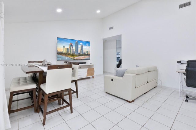 4 of 20 - 11145 Nw 27th St, Sunrise, FL