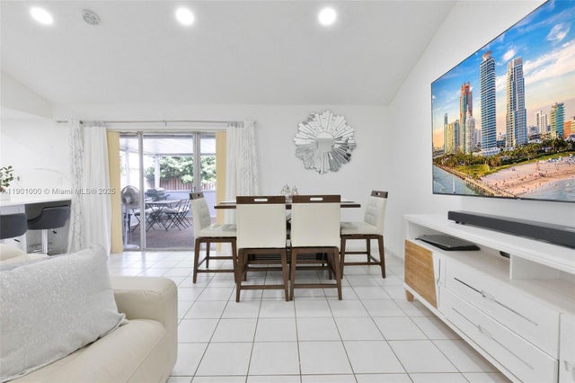 5 of 20 - 11145 Nw 27th St, Sunrise, FL