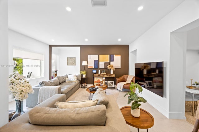 5 of 29 - 11 Nw 45th St, Miami, FL