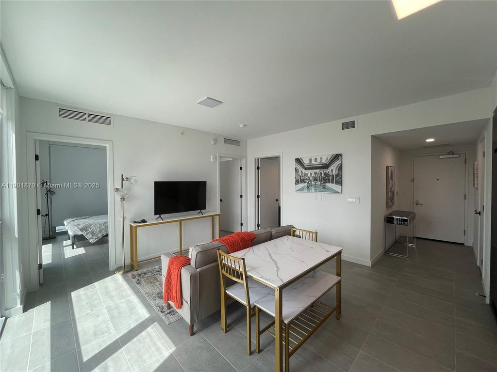 227 Ne 2nd St 1606, Miami