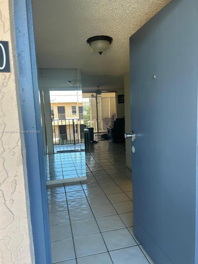 3 of 25 - 2840 Somerset Dr 400m, Lauderdale Lakes, FL