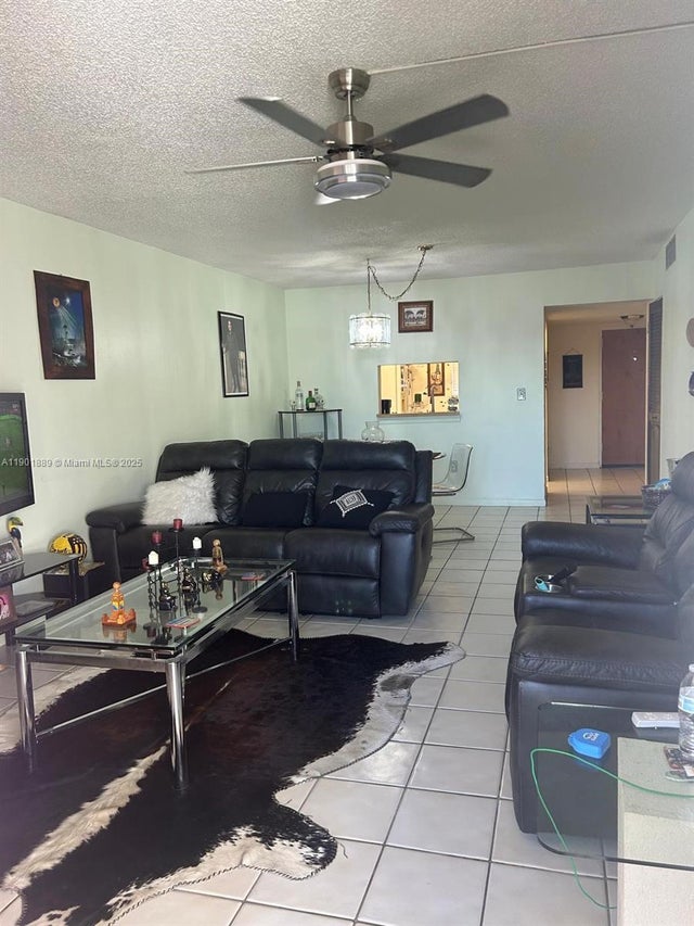 5 of 25 - 2840 Somerset Dr 400m, Lauderdale Lakes, FL