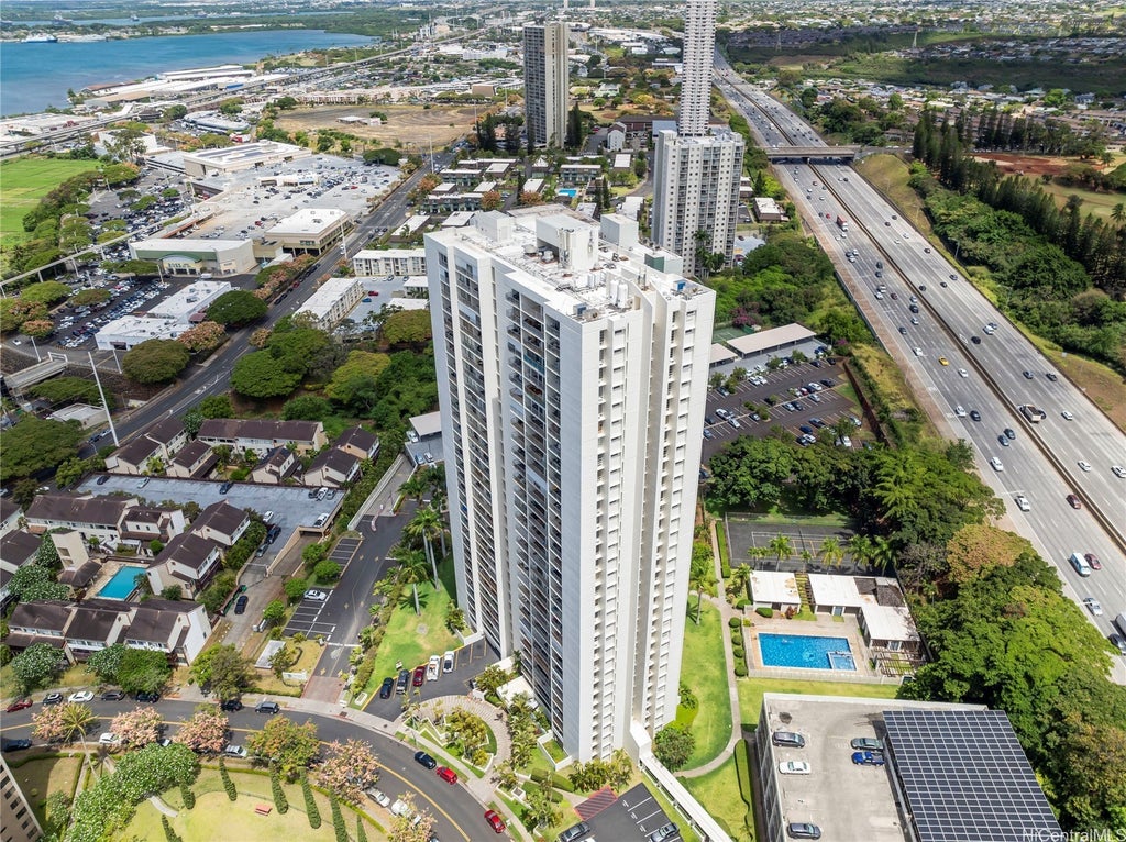 (unit #31f) 98-410 Koauka Loop, Aiea