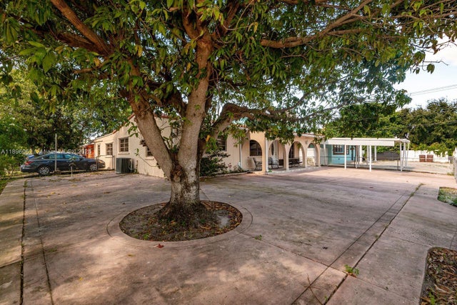 3 of 39 - 3920 W 3rd Ave, Hialeah, FL