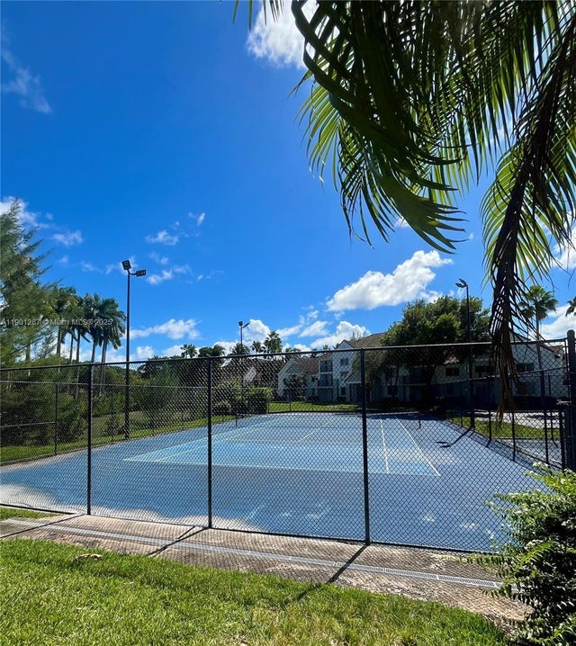 5 of 13 - 2731 Ocean Club Blvd 301, Hollywood, FL