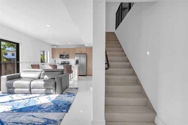 3 of 29 - 229 Nw 12th, Florida City, FL