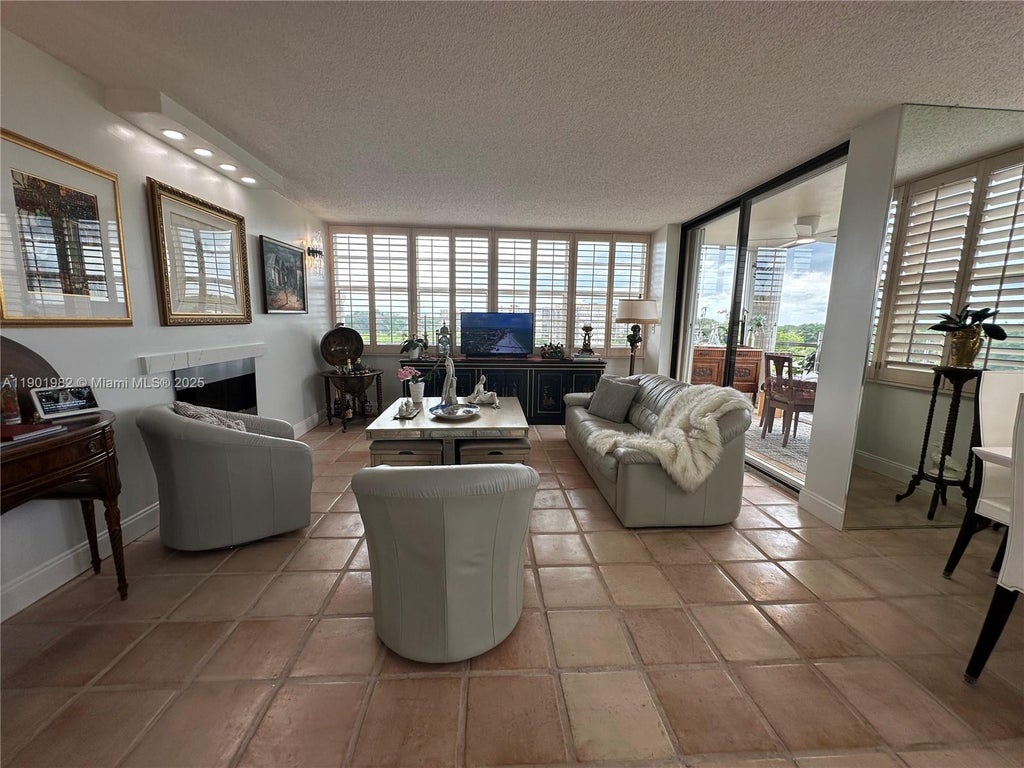 1200 Saint Charles Pl 618, Pembroke Pines