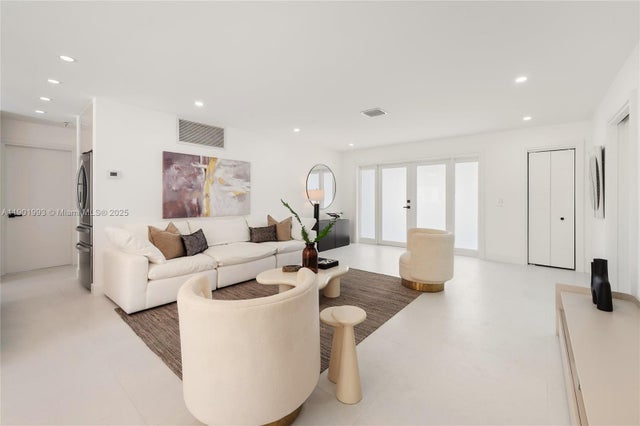 5 of 25 - 5512 Grant St, Hollywood, FL