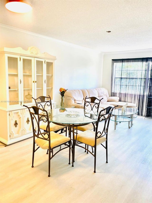 3431 Nw 50th Ave 207, Lauderdale Lakes