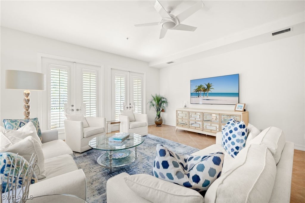 2847 Tiburon Blvd E 102, Naples