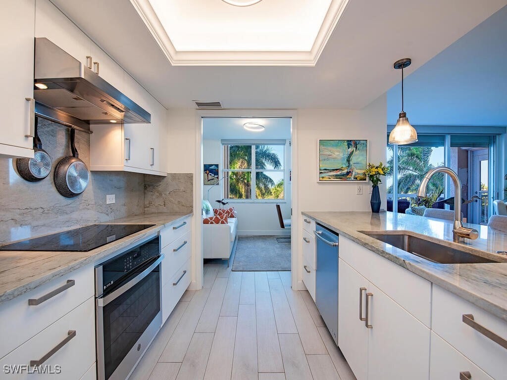 6585 Nicholas Blvd 303, Naples