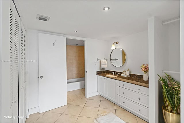 4 of 27 - 3475 N Country Club Dr 814, Aventura, FL