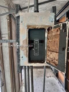 4 of 8 - 137 Golden Isles Dr 302, Hallandale Beach, FL