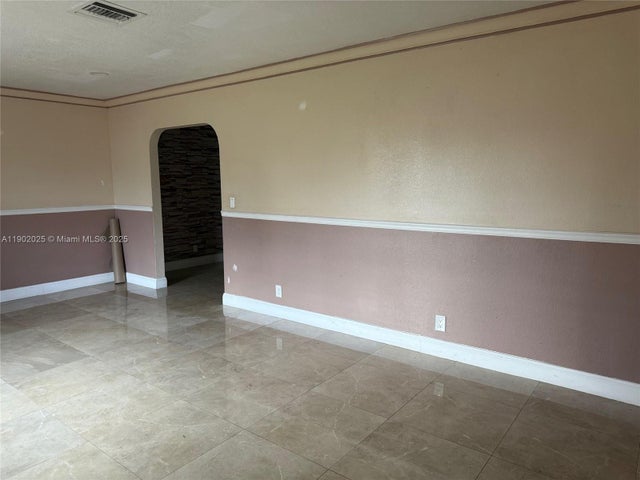 2 of 7 - 3441 Nw 40th Ct, Lauderdale Lakes, FL