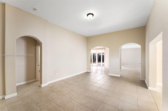 3 of 29 - 12930 Nw 8th St, Miami, FL