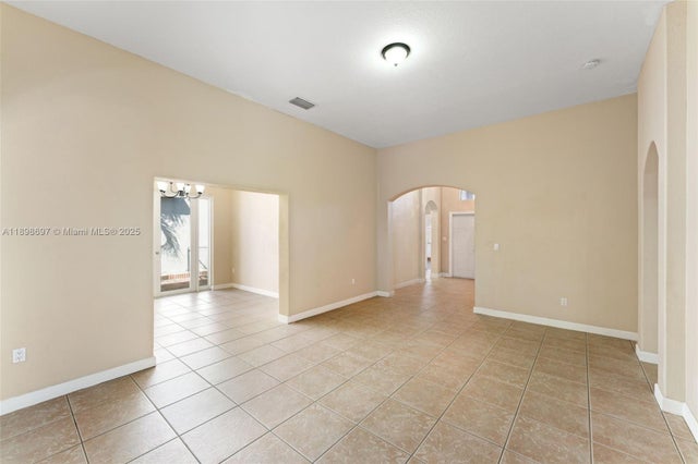 5 of 29 - 12930 Nw 8th St, Miami, FL