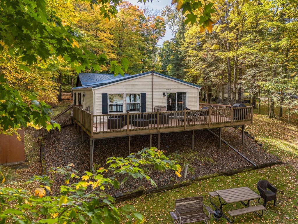 3077 Black Ln, Crandon