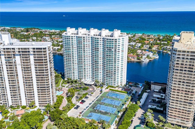 20201 E Country Club Dr 1907, Aventura