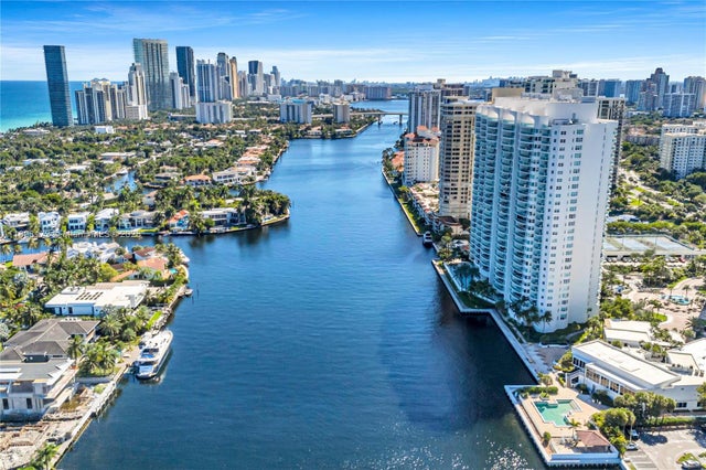 2 of 75 - 20201 E Country Club Dr 1907, Aventura, FL