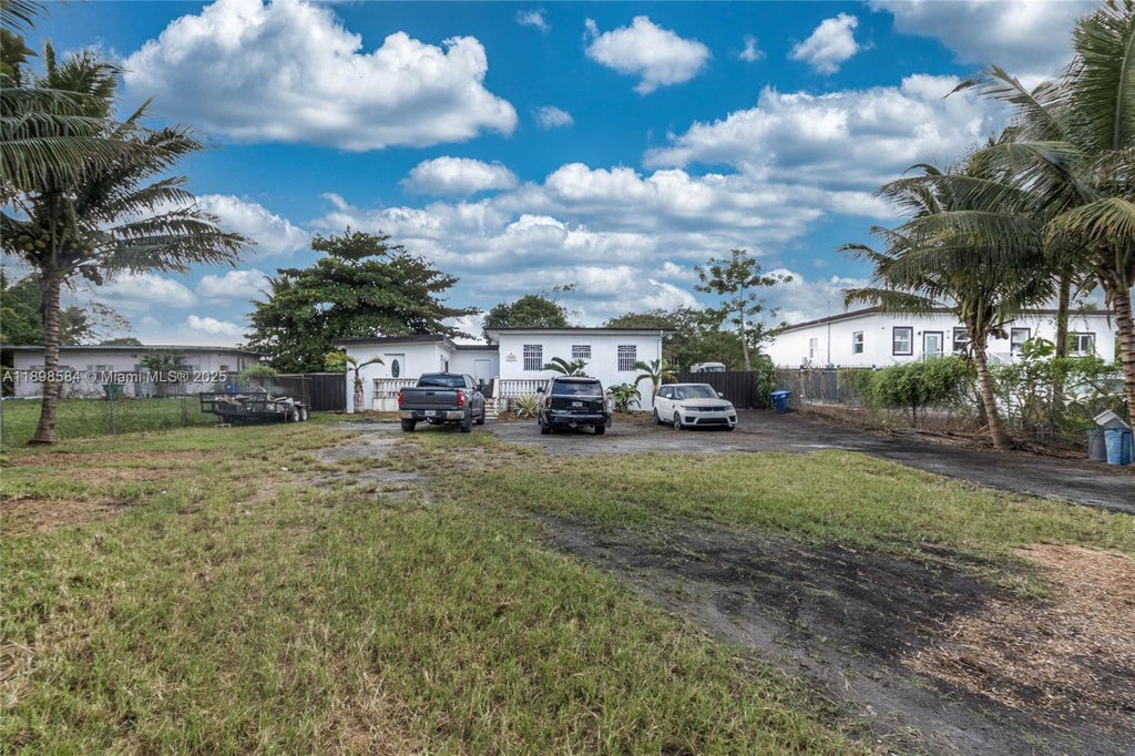 2020 Nw 107th St, Miami