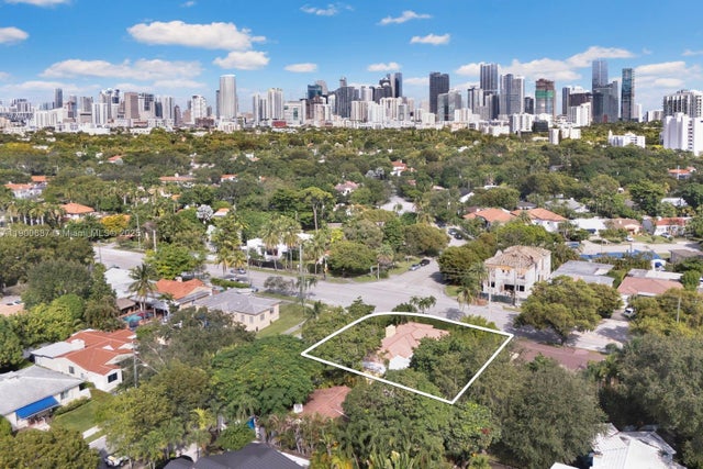 5 of 39 - 1200 Sw 18th St, Miami, FL