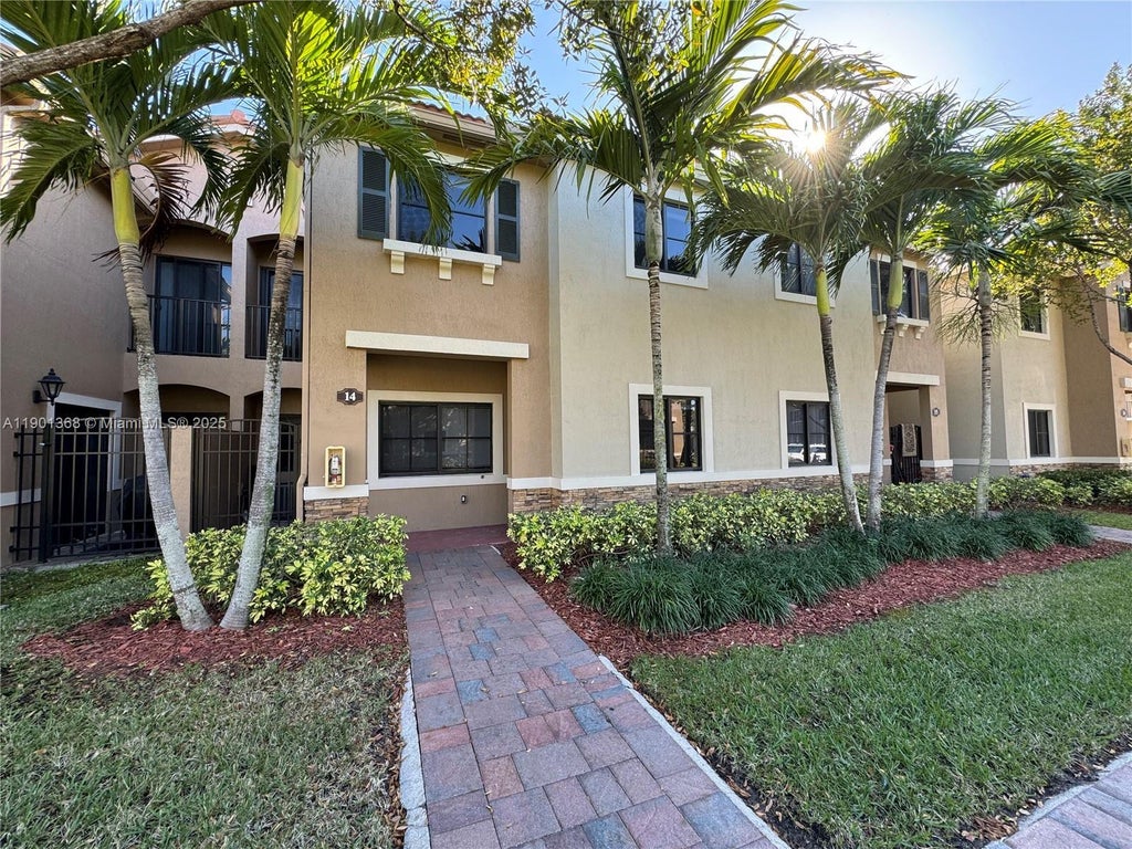 22411 Sw 88th Pl 14-26, Cutler Bay