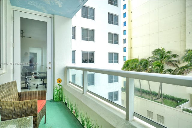 3 of 30 - 5005 Collins Ave 824, Miami Beach, FL