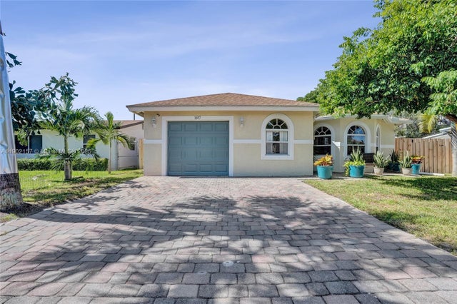 1 of 15 - 1607 S N St, Lake Worth, FL