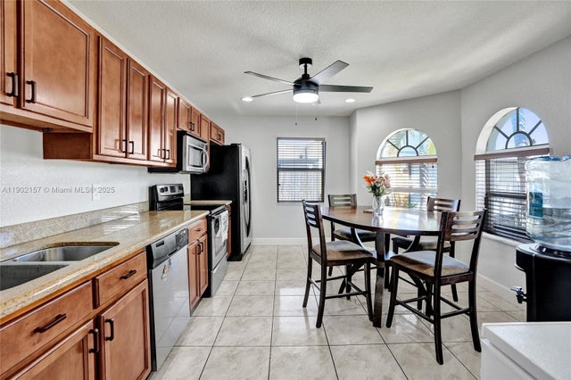 3 of 15 - 1607 S N St, Lake Worth, FL