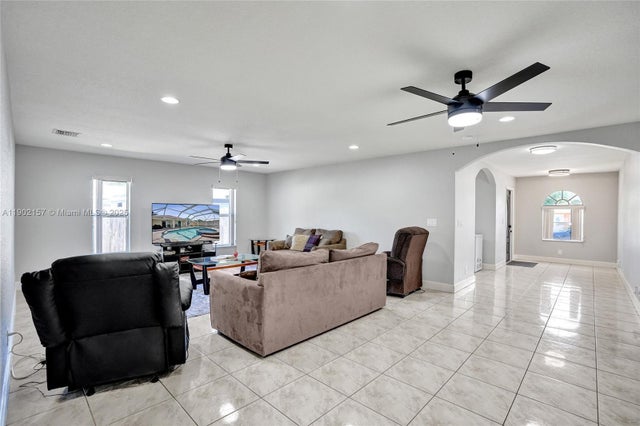 5 of 15 - 1607 S N St, Lake Worth, FL