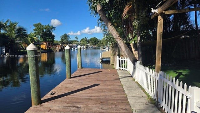 4 of 18 - 2622 Sheridan St, Hollywood, FL