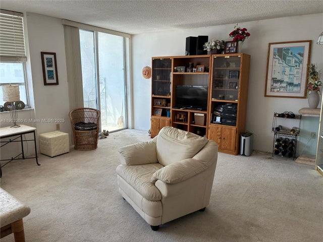 2 of 36 - 2780 Ne 183rd St 606, Aventura, FL