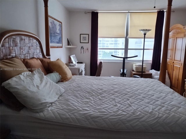 4 of 36 - 2780 Ne 183rd St 606, Aventura, FL