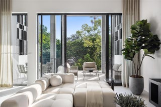 Photo of Listing #A11901773