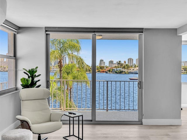 1 of 60 - 16570 Ne 26th Ave 3a, North Miami Beach, FL