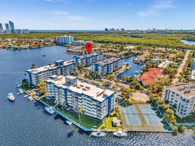 2 of 60 - 16570 Ne 26th Ave 3a, North Miami Beach, FL