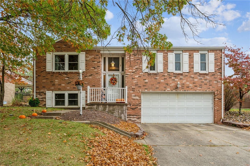 1898 Diane Merle Drive, North Huntingdon