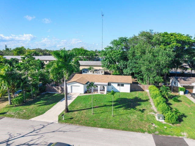 2 of 12 - 4871 Sw 36th Ct, Pembroke Park, FL