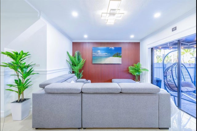 4 of 32 - 15445 Sw 57th St, Miami, FL