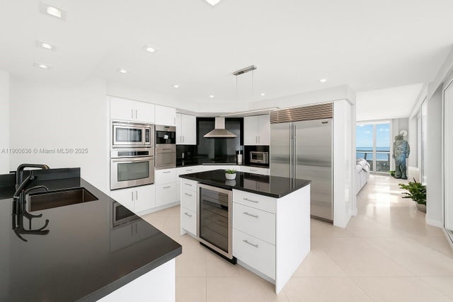 2 of 27 - 1331 Brickell Bay Dr 3711, Miami, FL