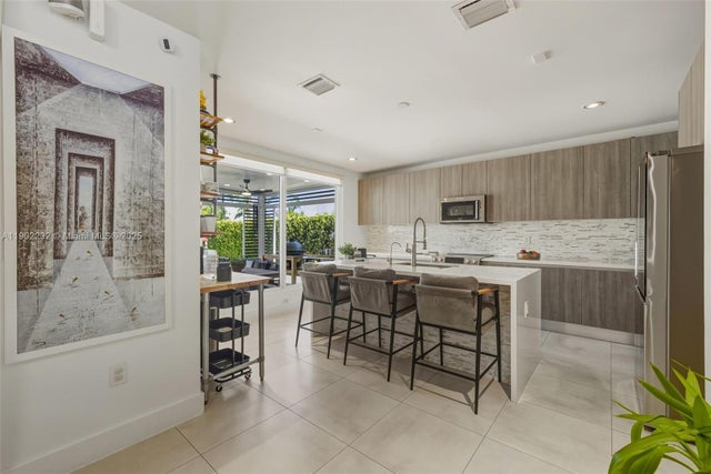 4 of 87 - 10359 Nw 67th Ter, Doral, FL